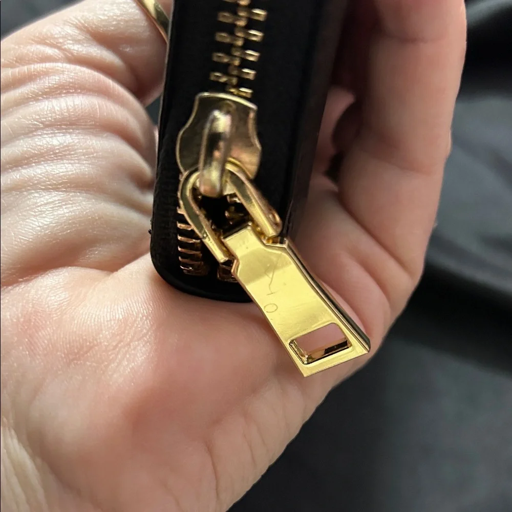 Kate Spade Black Zip-Around Wallet EUC - Picture 5 of 12